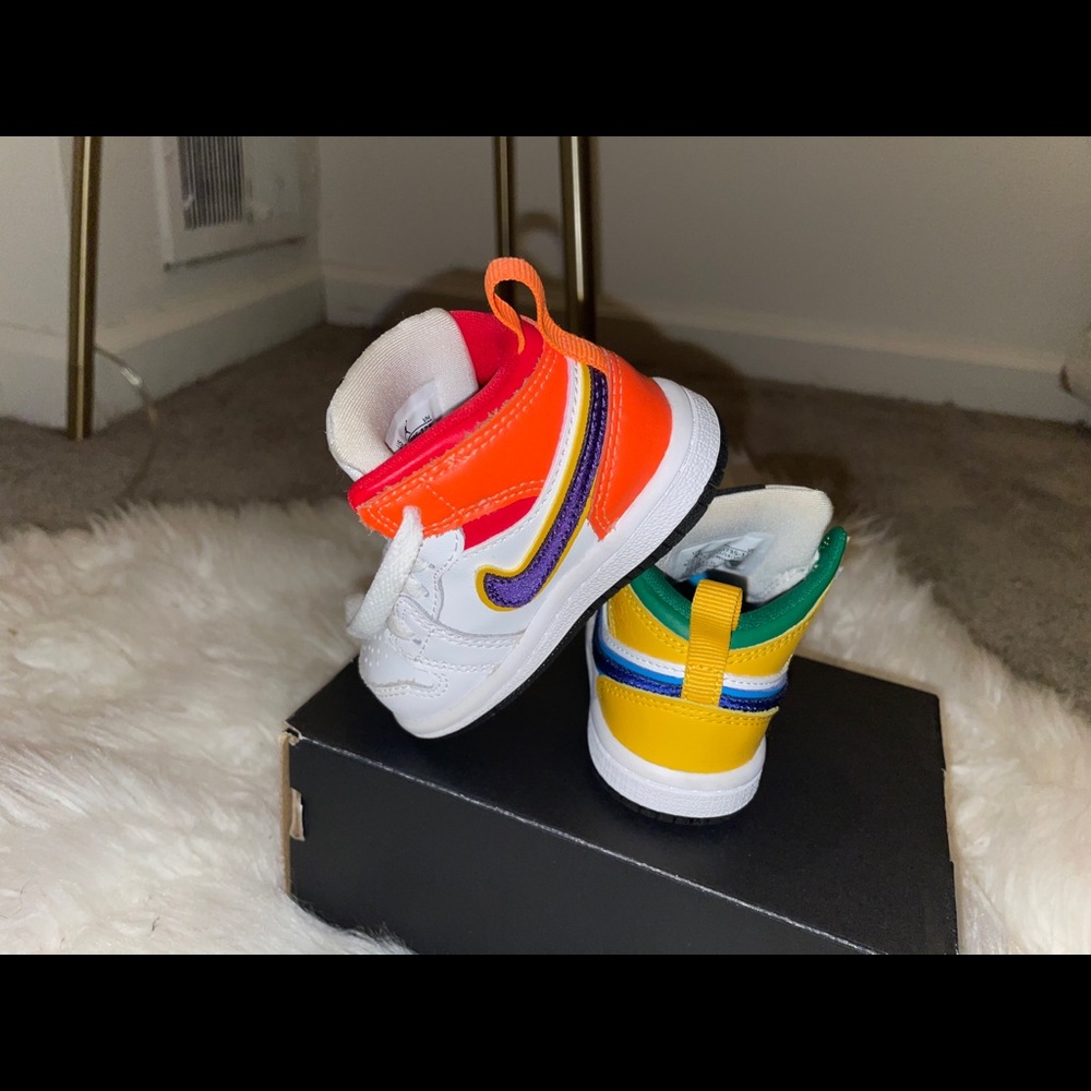 Jordan 1 MID 4c